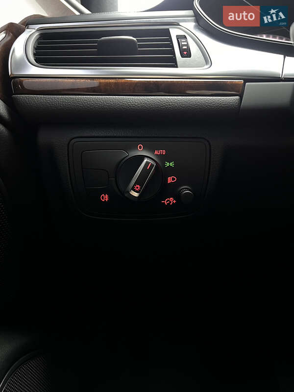 Седан Audi A6 2013 в Староконстантинове
