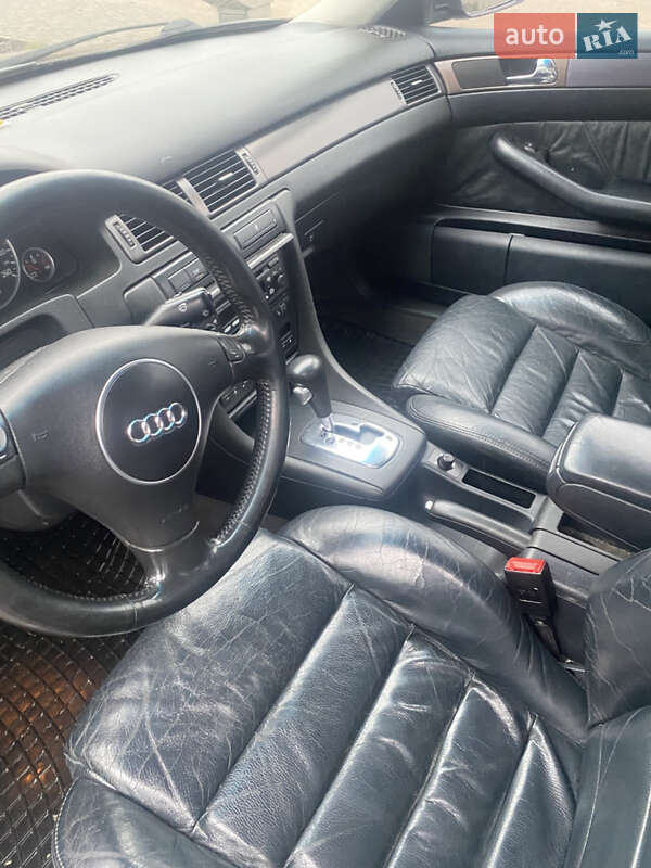 Седан Audi A6 2003 в Олевске