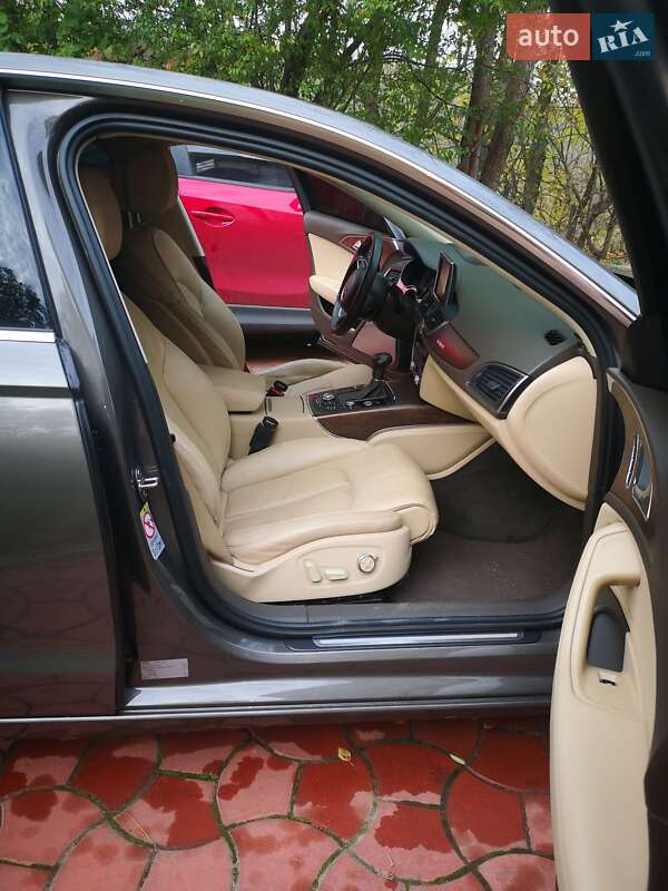 Седан Audi A6 2011 в Каневе