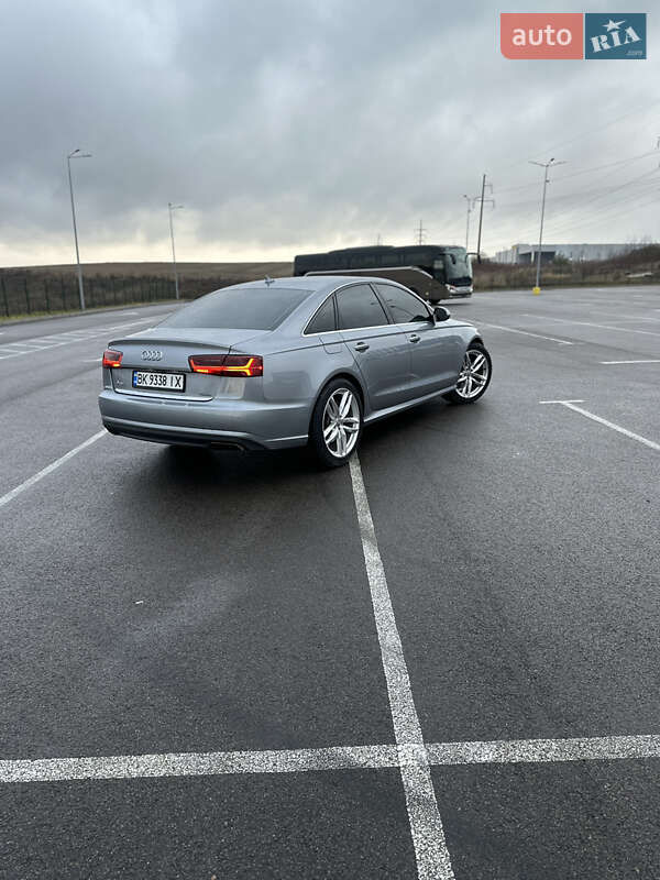 Седан Audi A6 2015 в Ровно