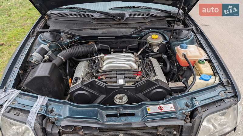 Седан Audi A6 1996 в Ирпене