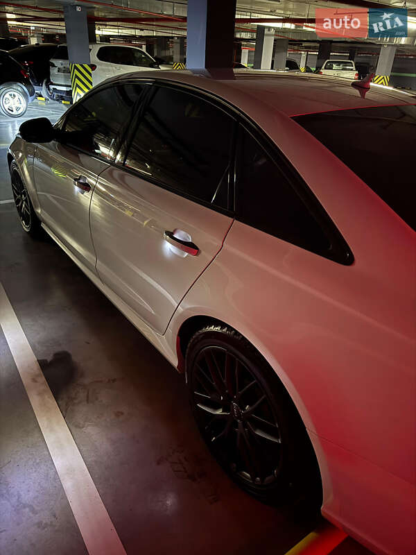 Седан Audi A6 2015 в Киеве