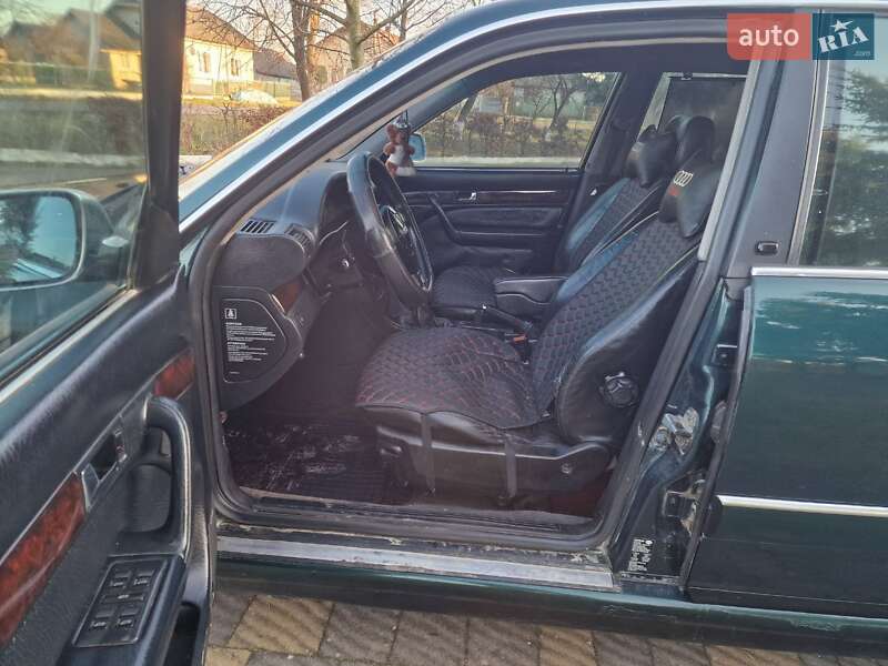 Седан Audi A6 1996 в Стрые