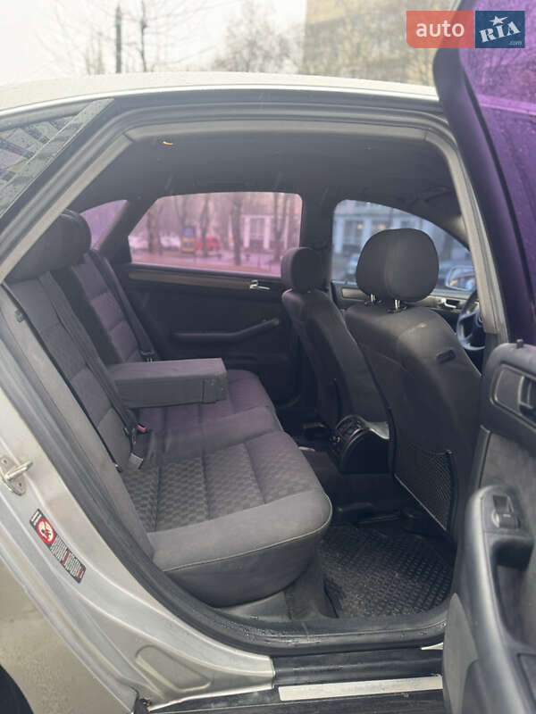 Седан Audi A6 2000 в Ровно