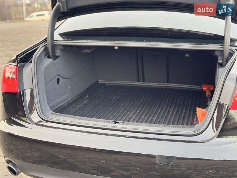 Седан Audi A6 2013 в Нововолынске