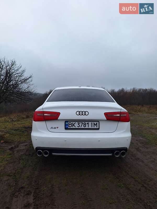 Седан Audi A6 2014 в Ровно