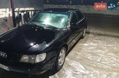 Седан Audi A6 1995 в Жовкві
