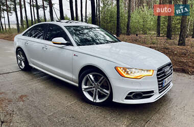 Седан Audi A6 2013 в Вараше