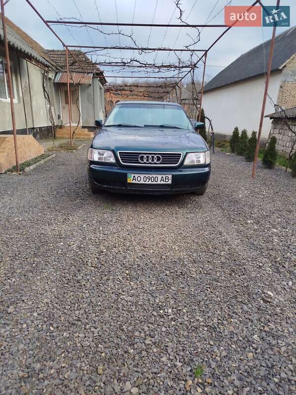 Седан Audi A6 1995 в Виноградові