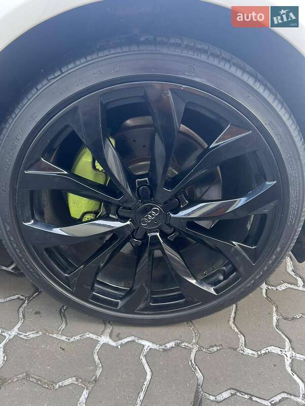 Седан Audi A6 2015 в Нововолинську