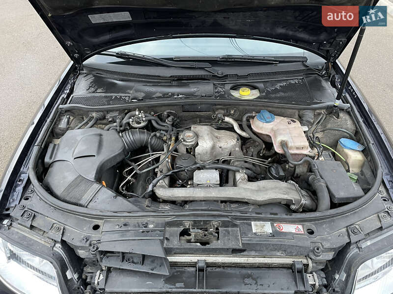 Седан Audi A6 2001 в Одессе