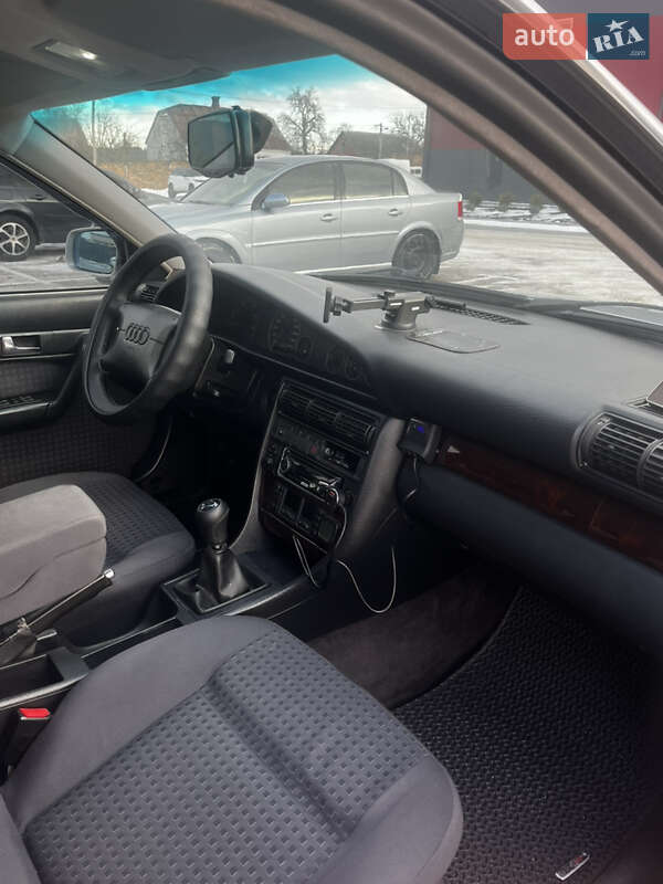 Універсал Audi A6 1996 в Дубні