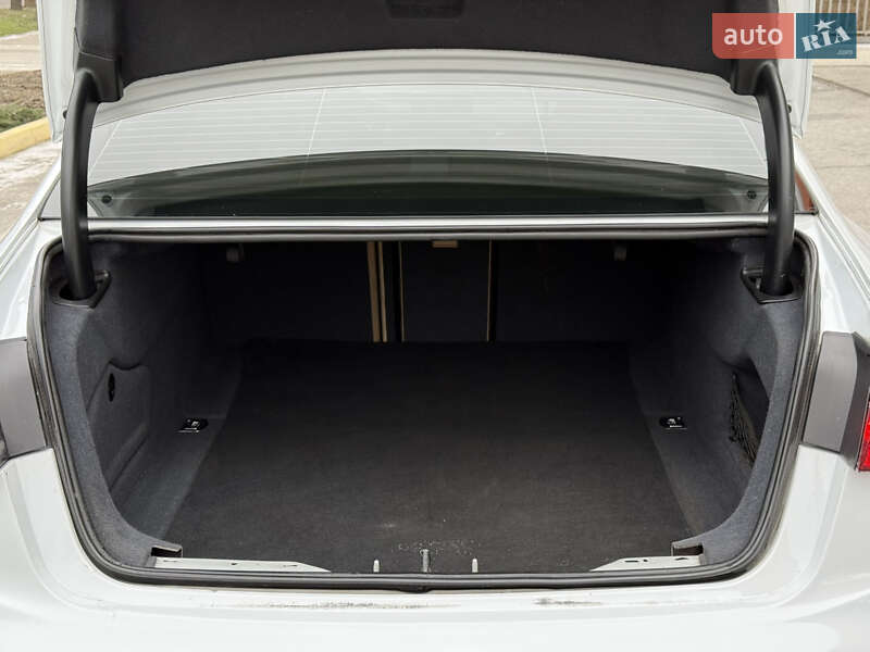 Седан Audi A6 2012 в Днепре