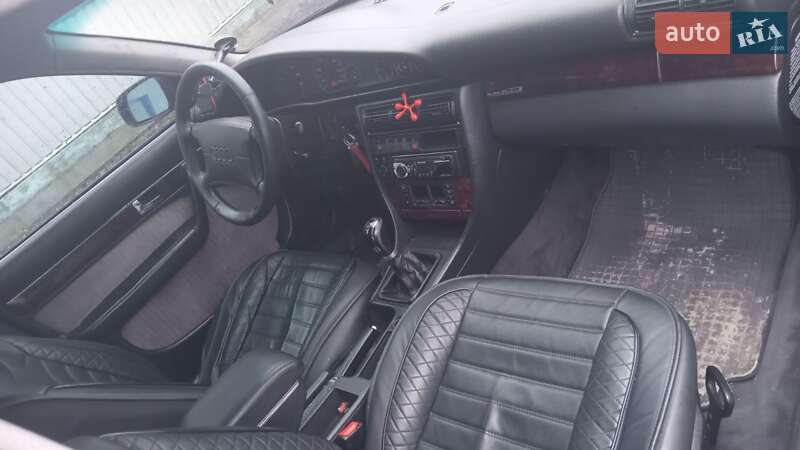 Седан Audi A6 1995 в Горохове