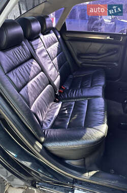 Седан Audi A6 2004 в Монастириській