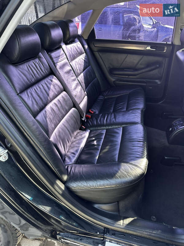 Седан Audi A6 2004 в Монастириській