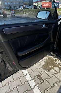 Седан Audi A6 2004 в Монастириській