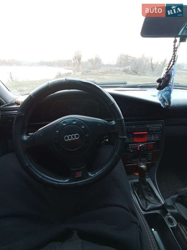 Седан Audi A6 1996 в Погребище