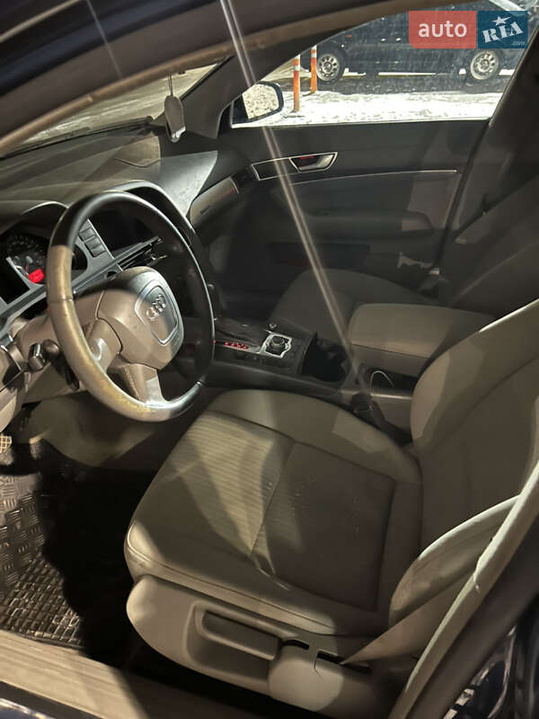 Седан Audi A6 2004 в Корце