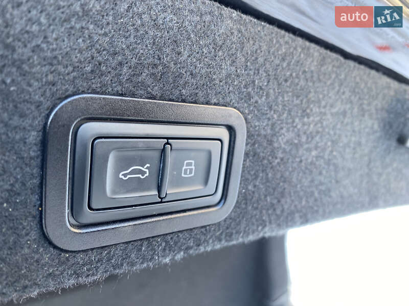 Седан Audi A6 2018 в Киеве