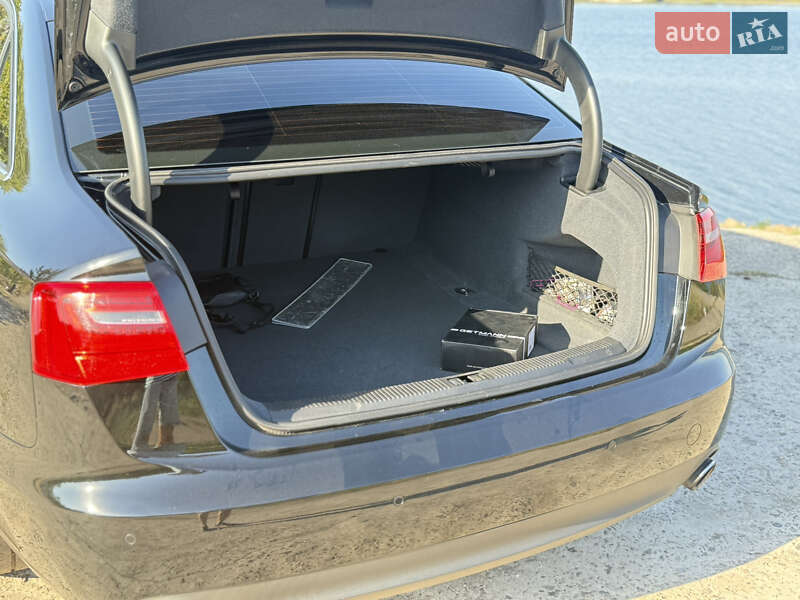 Седан Audi A6 2013 в Каневі