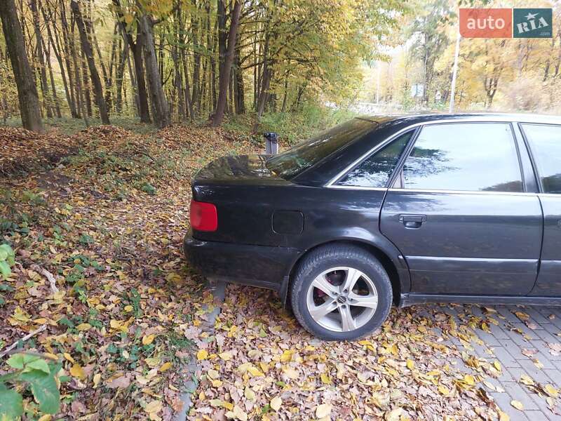 Седан Audi A6 1995 в Кременце