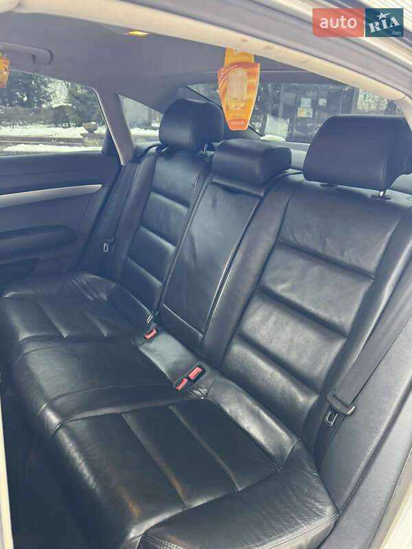 Седан Audi A6 2004 в Иршаве