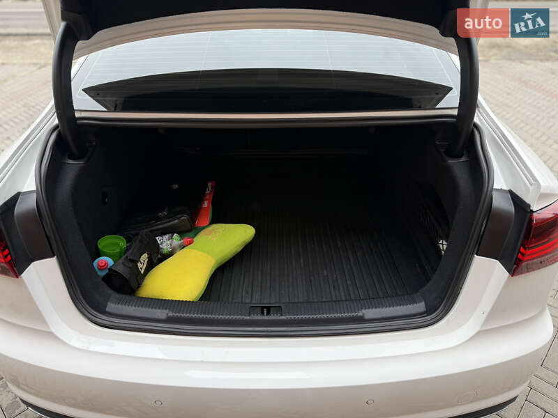 Седан Audi A6 2015 в Тячеве