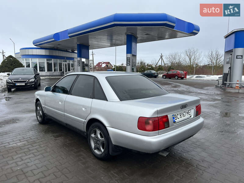 Седан Audi A6 1995 в Жовкві