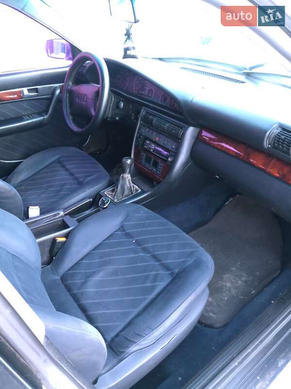 Седан Audi A6 1995 в Броварах