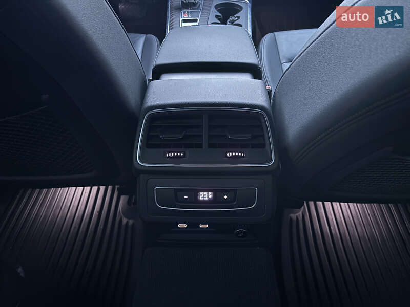 Седан Audi A6 2022 в Києві