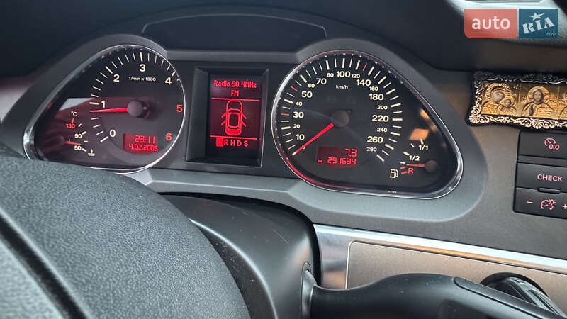 Седан Audi A6 2004 в Гощі