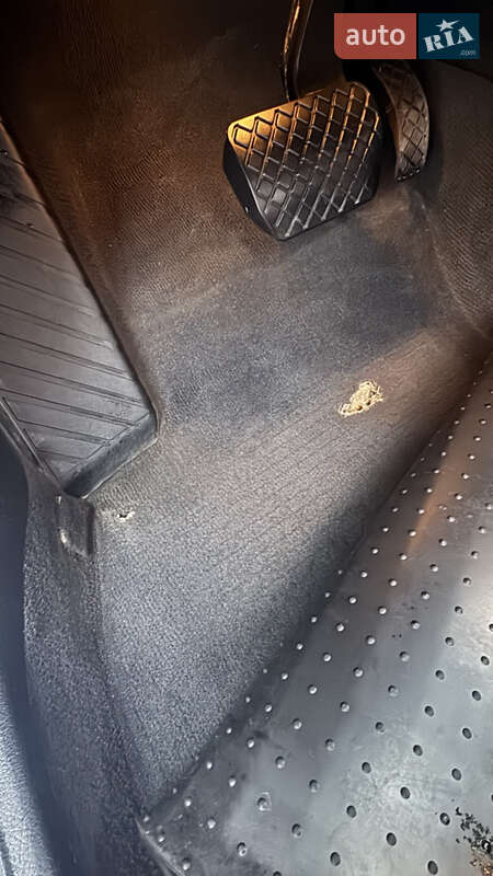 Седан Audi A6 2004 в Гощі