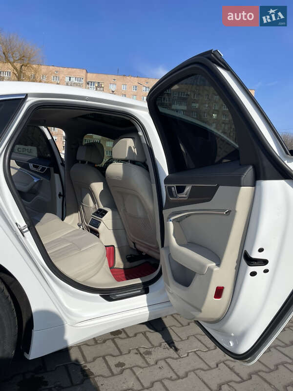 Седан Audi A6 2019 в Луцке