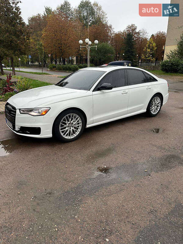 Седан Audi A6 2015 в Долині