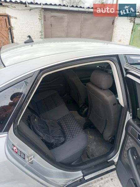 Седан Audi A6 2004 в Узині