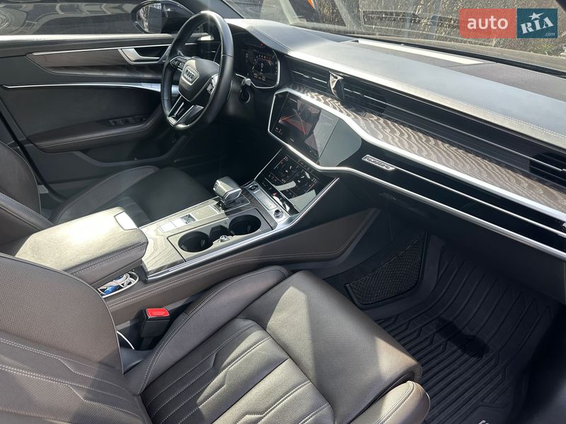 Седан Audi A6 2022 в Львове