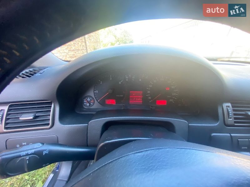 Универсал Audi A6 2001 в Волочиске