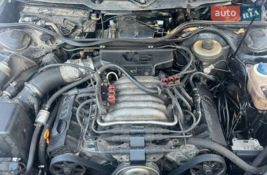 Седан Audi A6 1996 в Ромнах