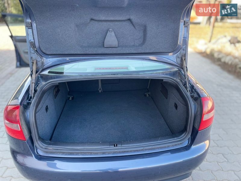 Седан Audi A6 2002 в Надворной