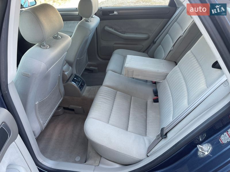 Седан Audi A6 2002 в Надворной