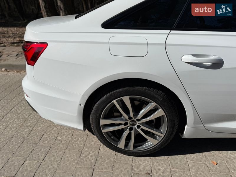 Седан Audi A6 2022 в Львове