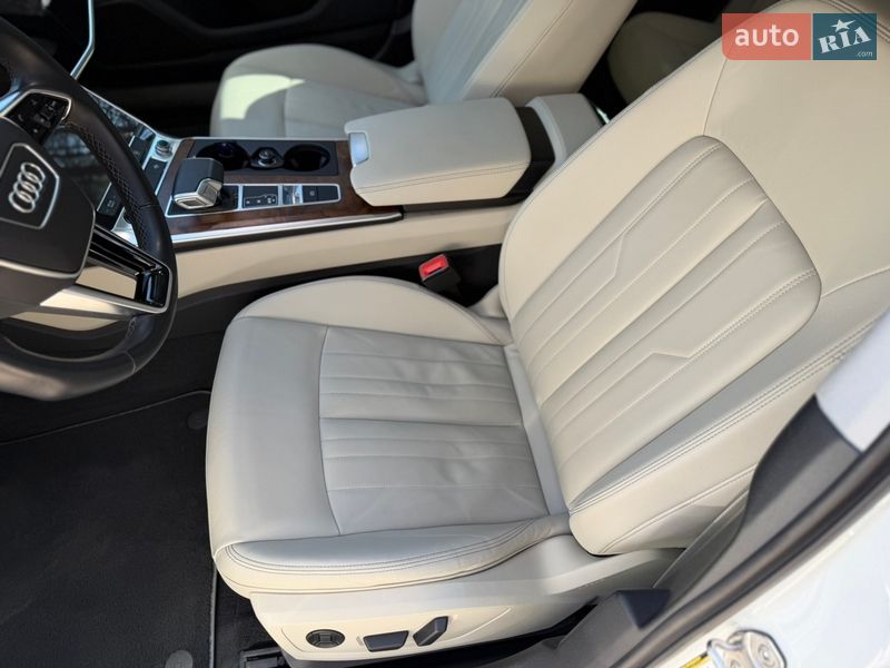 Седан Audi A6 2022 в Львове