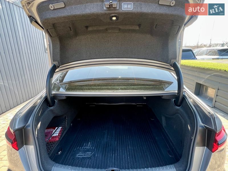 Седан Audi A6 2020 в Киеве