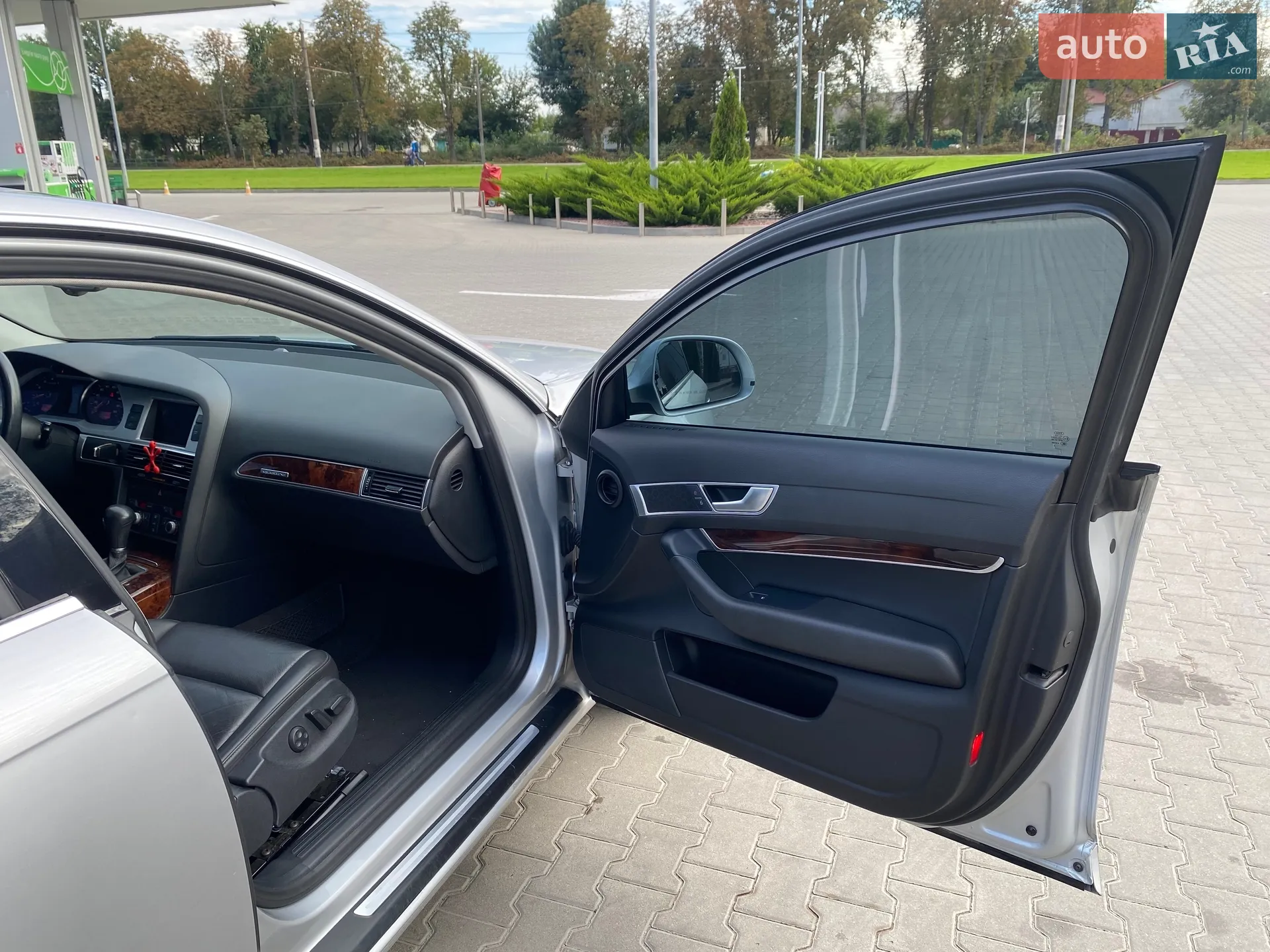 Audi A6 2010 VIN WAUFGAFB6AN076537 фото оголошення 10 з 26