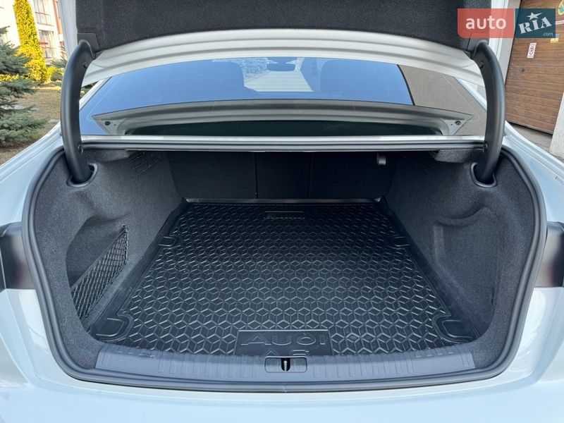 Седан Audi A6 2019 в Ровно