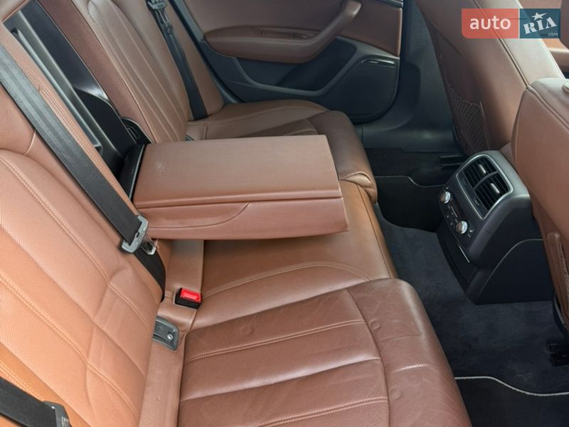 Седан Audi A6 2014 в Ровно