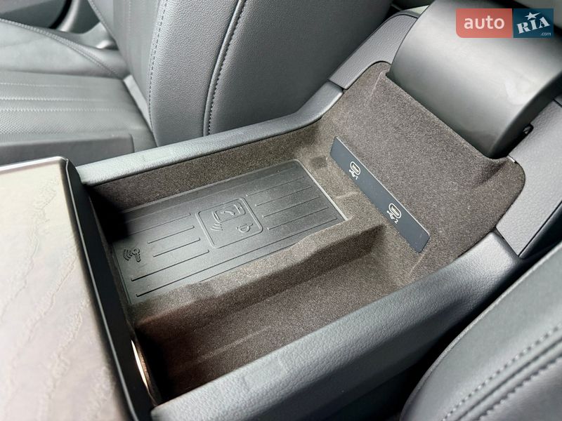 Седан Audi A6 2022 в Киеве