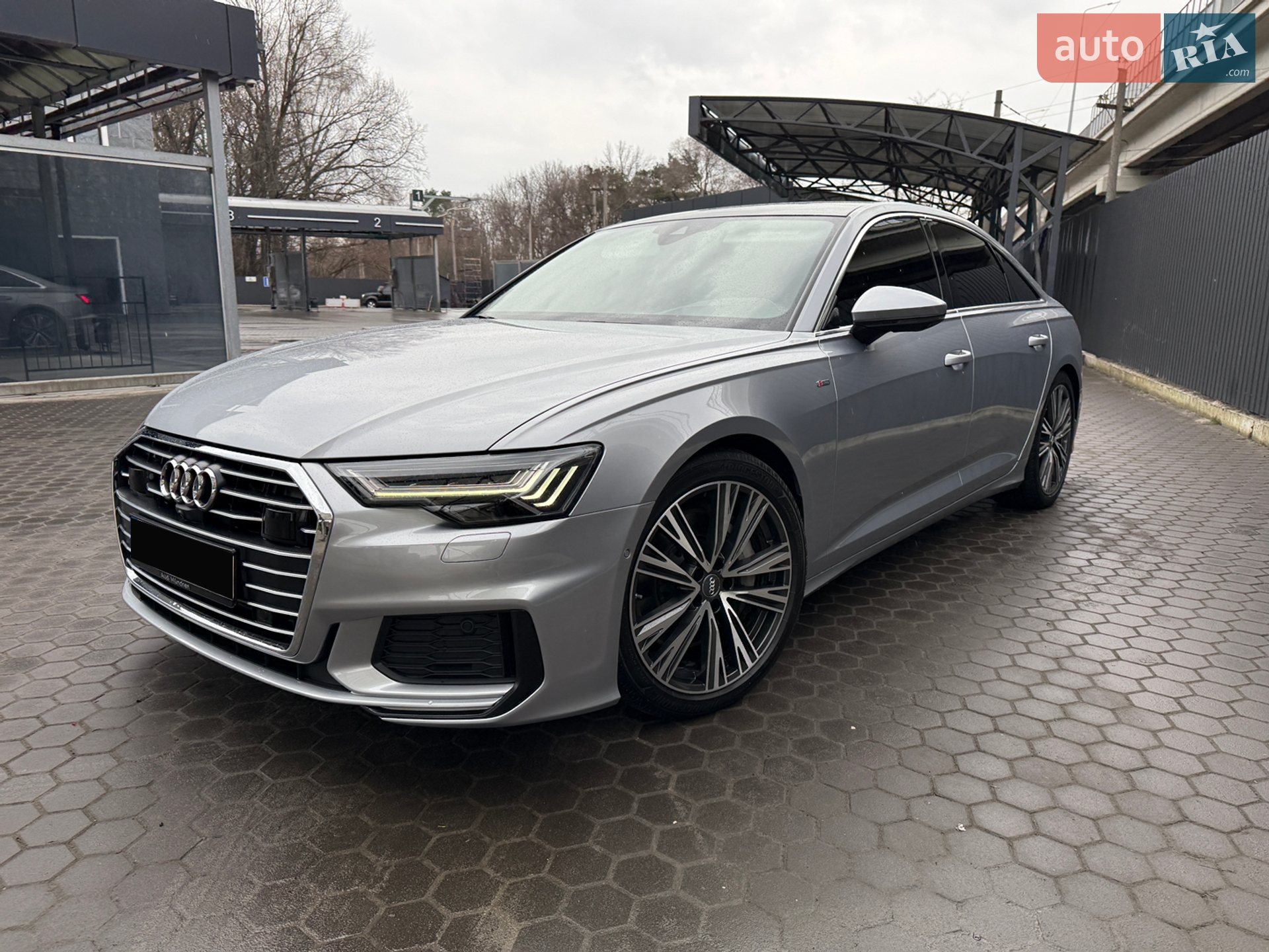 Audi A6 2018 VIN WAUM2AF24KN051949 фото оголошення 2 з 31