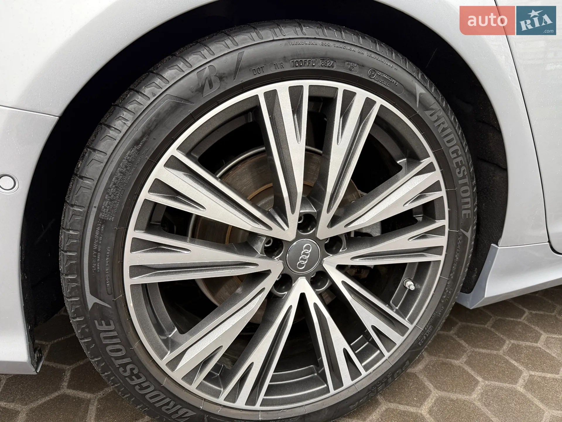 Audi A6 2018 VIN WAUM2AF24KN051949 фото оголошення 16 з 31